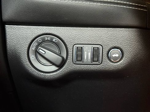 Used 2023 Dodge Challenger SRT Hellcat RWD image 11