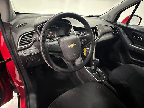 Used 2020 Chevrolet Trax LS FWD image 20
