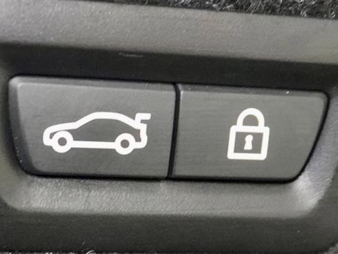 Used 2018 BMW 540i xDrive image 53