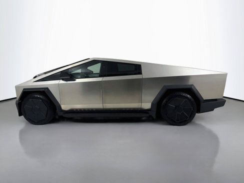 Used 2024 Tesla Cybertruck AWD Crew Cab image 2