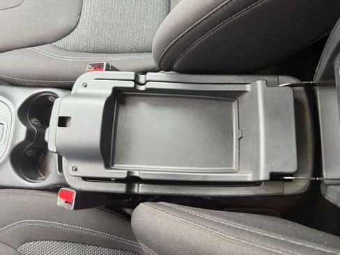 Used 2019 Jeep Cherokee Latitude w/ Popular Appearance Group image 41