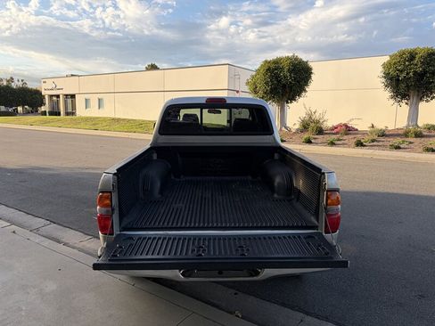 Used 2004 Toyota Tacoma PreRunner RWD image 6