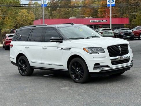 Used 2024 Lincoln Navigator Black Label AWD/4WD image 3