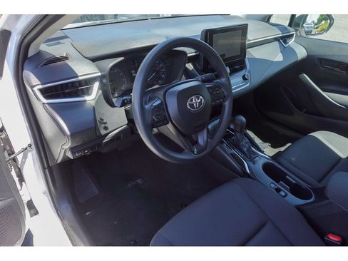 Used 2025 Toyota Corolla LE FWD image 10