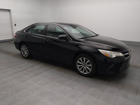 Used 2017 Toyota Camry XLE FWD image 11