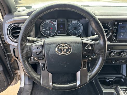 Used 2020 Toyota Tacoma TRD Off-Road w/ Technology Package AWD/4WD image 8