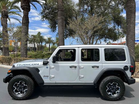 Used 2022 Jeep Wrangler Unlimited Rubicon 4xe AWD/4WD image 18