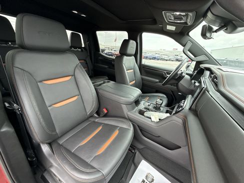 Used 2025 GMC Sierra 1500 AT4 w/ AT4 Premium Package AWD/4WD image 26