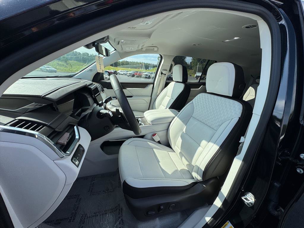 Used 2026 GMC Acadia Denali w/ Super Cruise Package FWD image 18