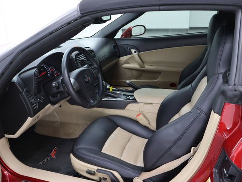 Used 2008 Chevrolet Corvette Convertible w/ Preferred Equipment Group RWD image 8