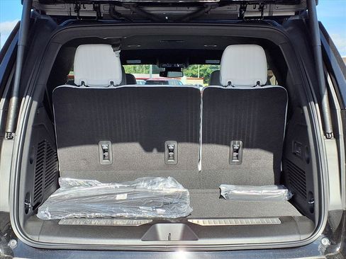 New 2026 Chevrolet Tahoe Premier image 6