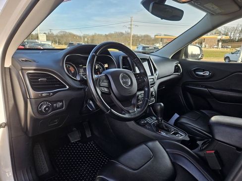 Used 2019 Jeep Cherokee Trailhawk image 15