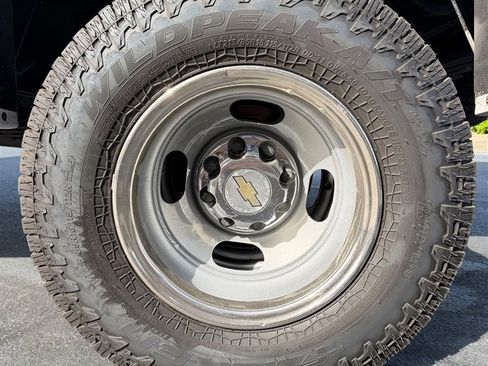 Used 2005 Chevrolet Silverado 3500 LT w/ Heavy-Duty Power Package image 3