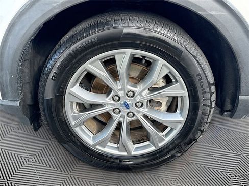 Used 2022 Ford Explorer Limited w/ Equipment Group 301A image 35