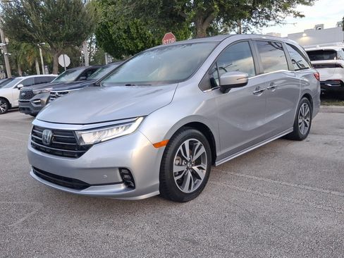 Used 2022 Honda Odyssey Touring image 2