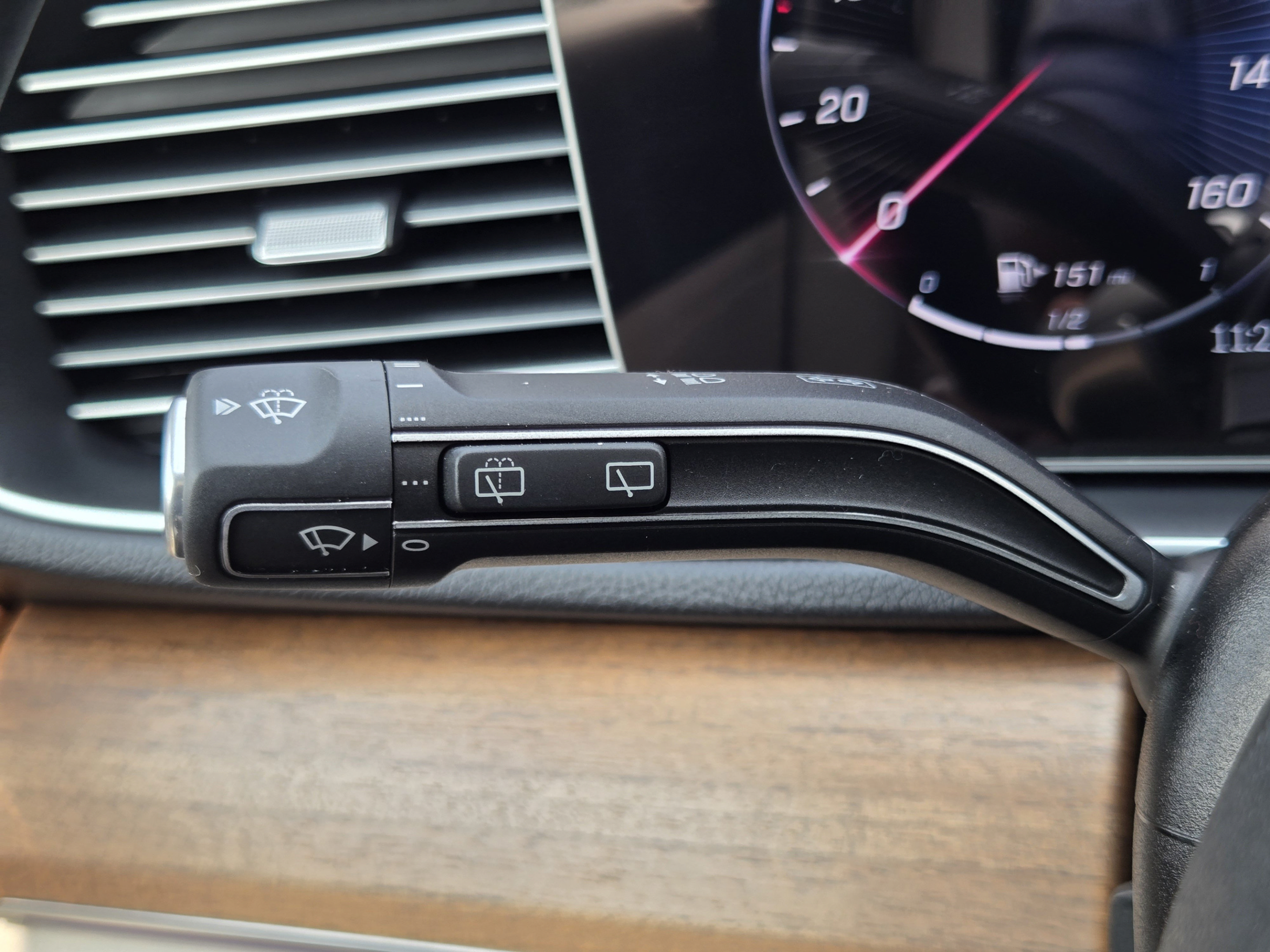 Used 2024 Mercedes-Benz GLE 450 4MATIC image 19