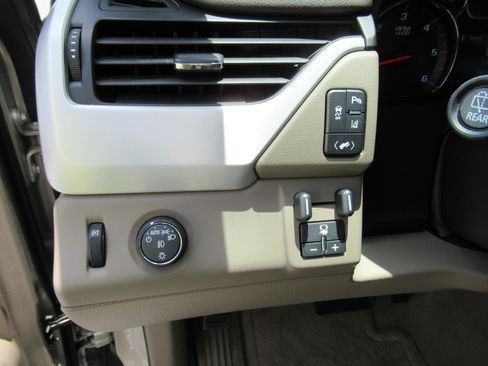 Used 2015 GMC Yukon XL SLT w/ HD Trailering Package RWD image 19