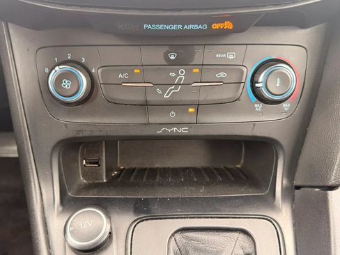 Used 2016 Ford Focus SE FWD image 24