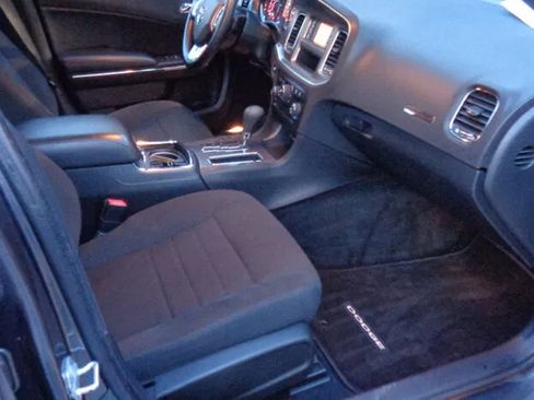 Used 2014 Dodge Charger SE w/ Sport Appearance Group RWD image 9