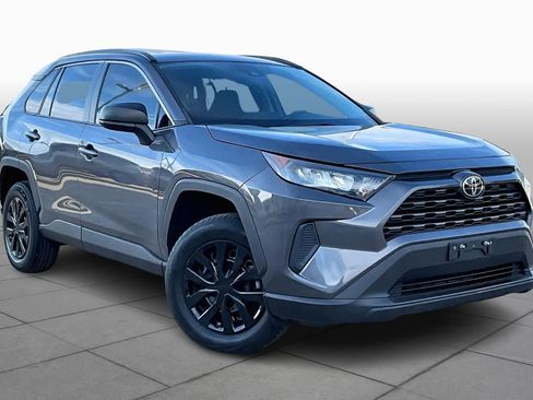 Used 2021 Toyota RAV4 LE image 2