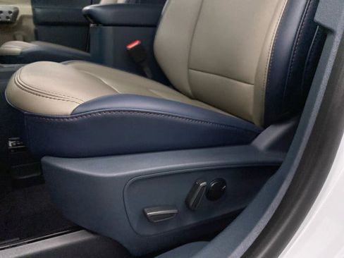 New 2025 Ford Maverick Lariat w/ 4K Tow Package image 16