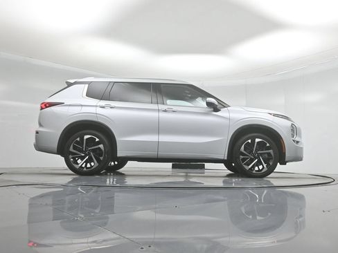 Used 2024 Mitsubishi Outlander SEL FWD image 45