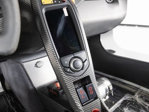 Used 2015 McLaren P1 RWD image 38