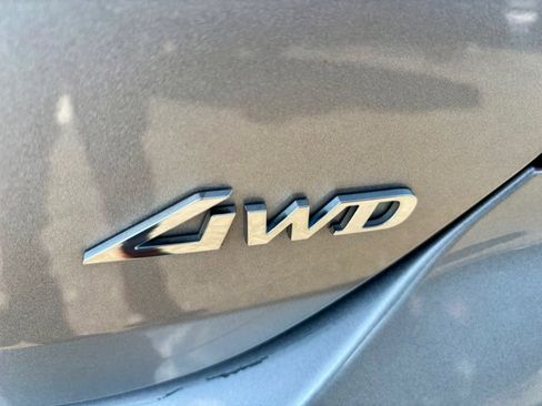 Used 2023 Genesis G70 2.0T image 27