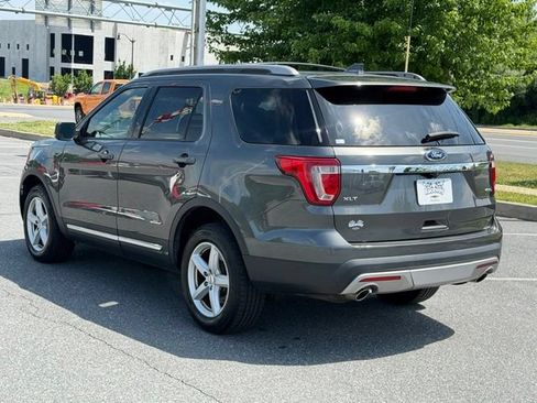Used 2017 Ford Explorer XLT w/ Equipment Group 202A AWD/4WD image 11