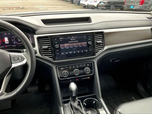 Used 2023 Volkswagen Atlas SE image 19