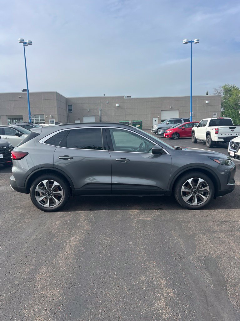 Used 2024 Ford Escape Platinum AWD/4WD image 4