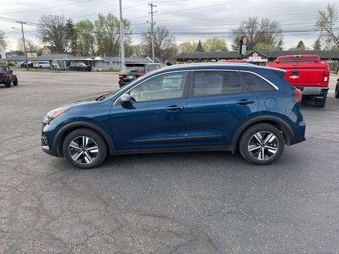 Used 2020 Kia Niro LXS image 4