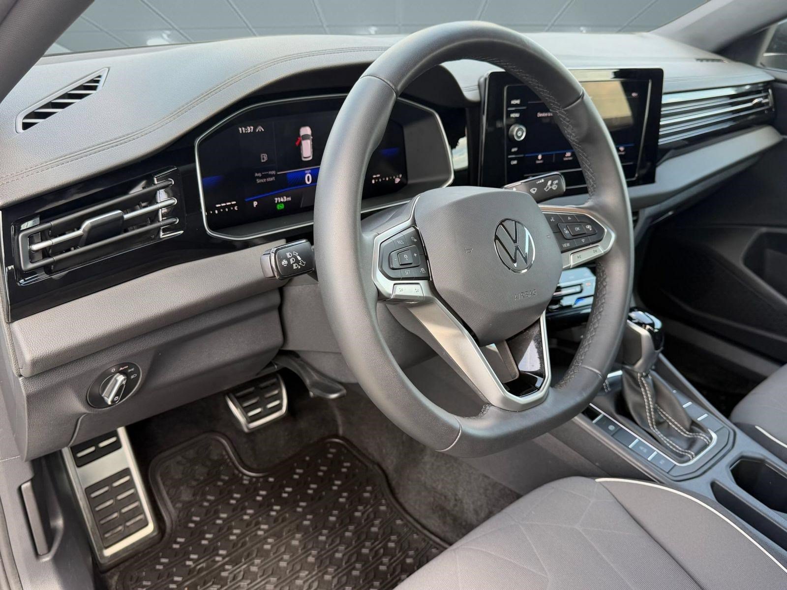 New 2026 Volkswagen Jetta Sport FWD image 4
