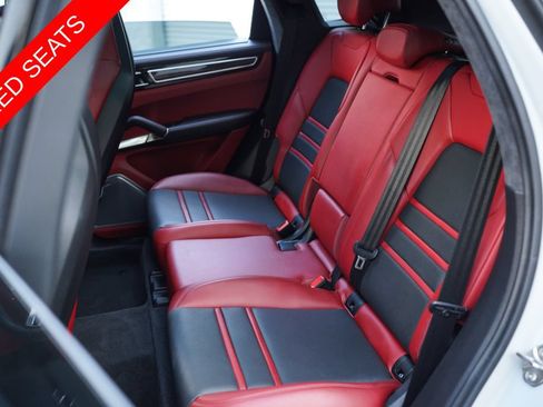 Used 2021 Porsche Cayenne Turbo S AWD/4WD image 24