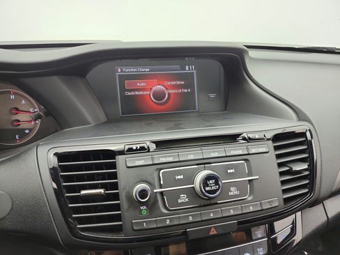 Used 2016 Honda Accord Sport image 10