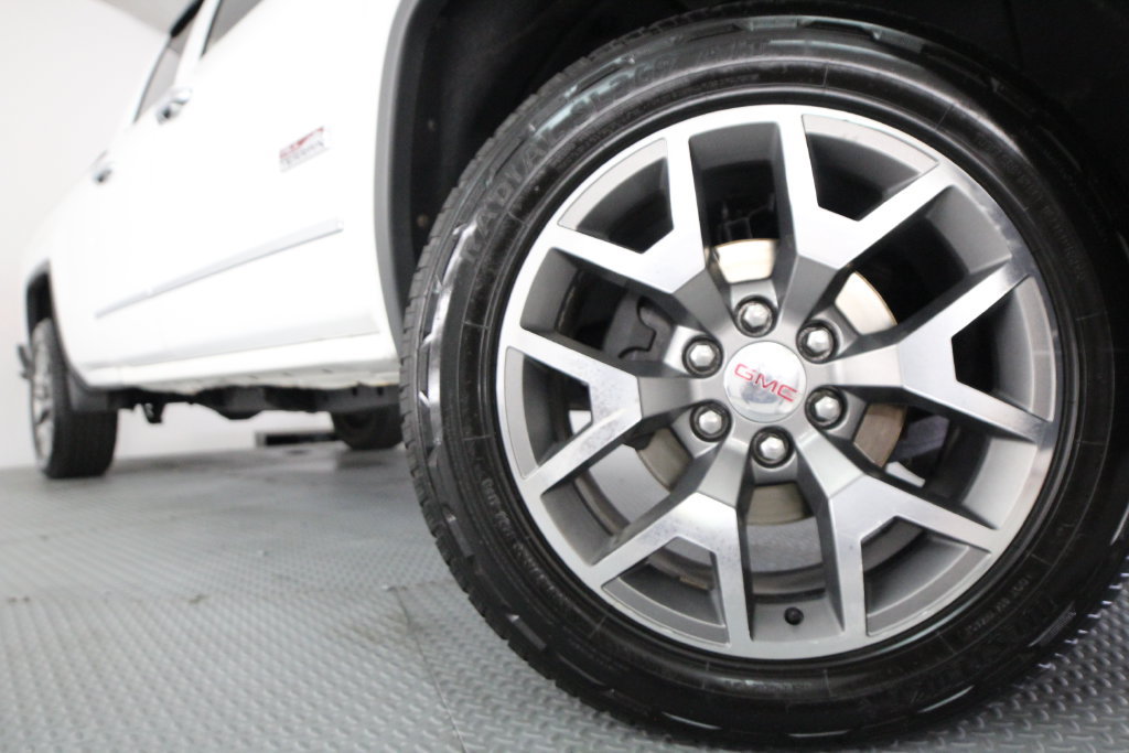 Used 2015 GMC Sierra 1500 SLT w/ All-Terrain Package AWD/4WD image 16