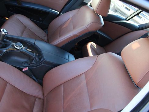 Used 2007 BMW 530xi Sedan image 17