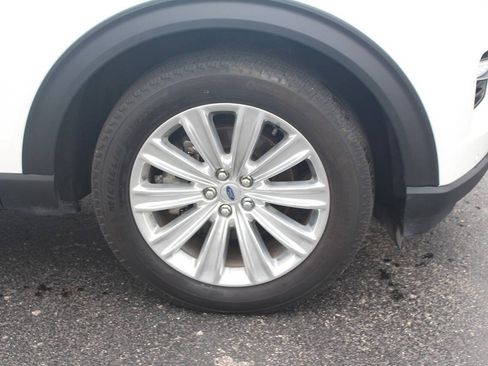 Used 2024 Ford Explorer Limited w/ Limited Technology Package AWD/4WD image 8