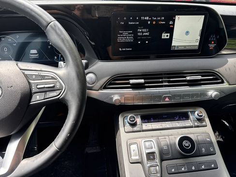 Used 2022 Hyundai Palisade Limited w/ Winter Package FWD image 18