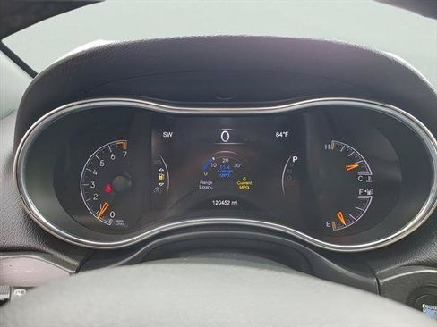 Used 2018 Jeep Grand Cherokee Altitude RWD image 9