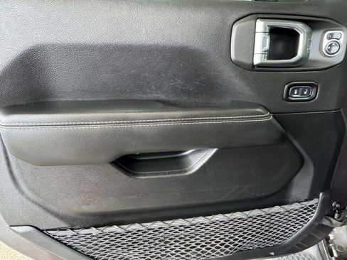 Used 2021 Jeep Wrangler Unlimited Sahara w/ Uconnect 4C Nav & Sound Group AWD/4WD image 10