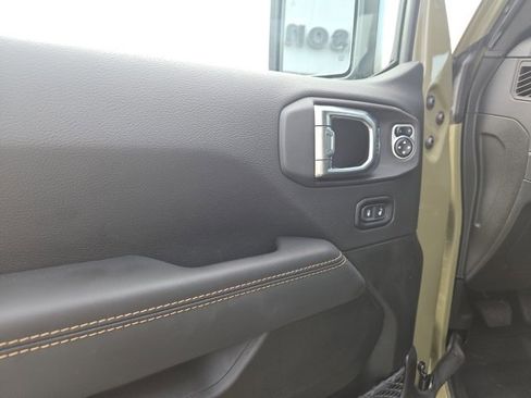 New 2025 Jeep Wrangler Unlimited Rubicon 392 image 33