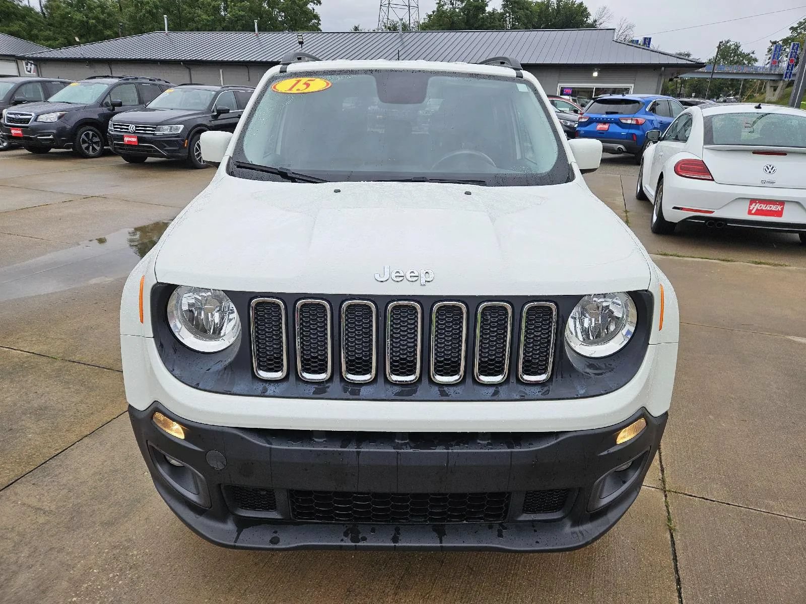 Used 2015 Jeep Renegade Latitude AWD/4WD image 2