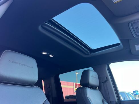 Used 2020 GMC Sierra 3500 Denali w/ Denali Ultimate Package image 21