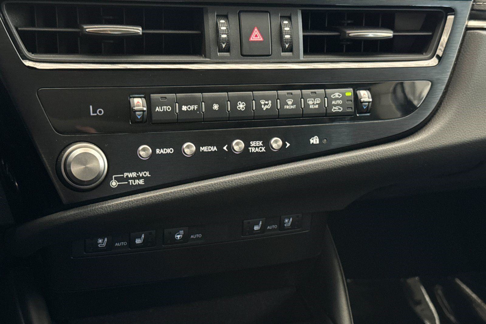 Certified 2023 Lexus ES 300h w/ Premium Package FWD image 25