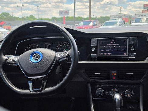 Used 2019 Volkswagen Jetta SE FWD image 38