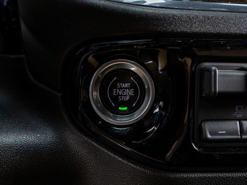 Used 2024 GMC Sierra 1500 Elevation image 22