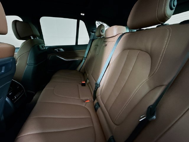 Used 2022 BMW X5 xDrive40i w/ Premium Package AWD/4WD image 24