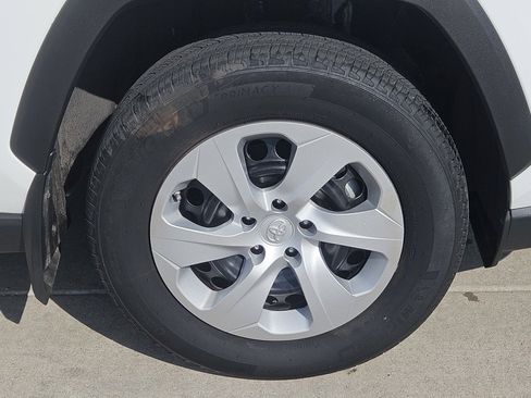 Used 2024 Toyota RAV4 LE AWD/4WD image 2