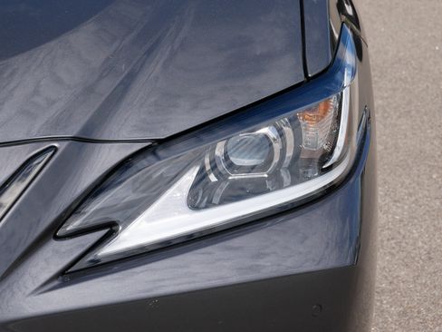 Used 2022 Lexus ES 300h F Sport w/ Accessory Package 2 FWD image 16